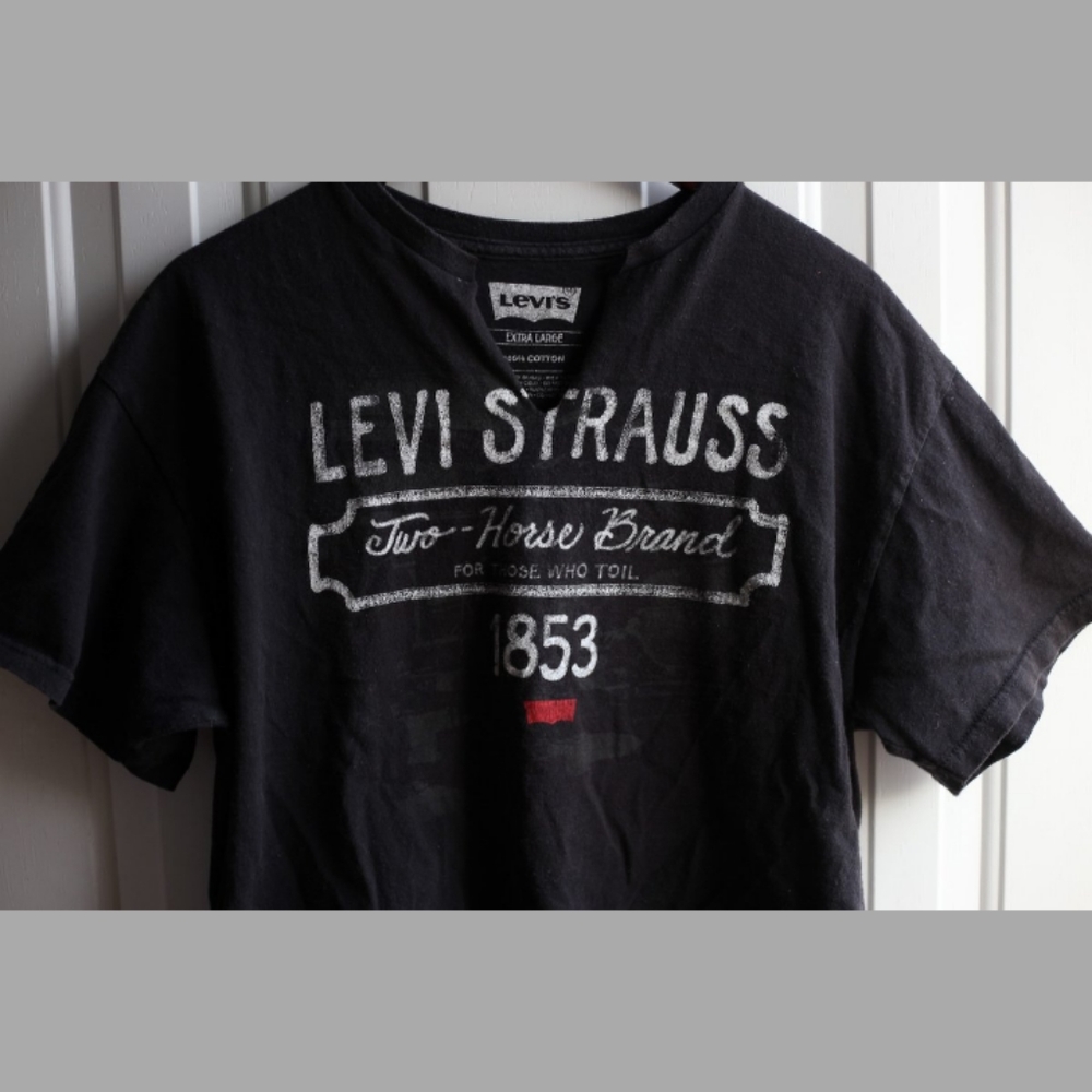 Levi Strauss graphic tee black tshirt - Picture 1 of 3